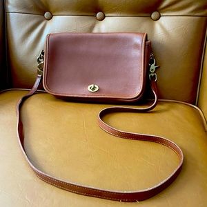 Vintage Coach leather medium cross body bag